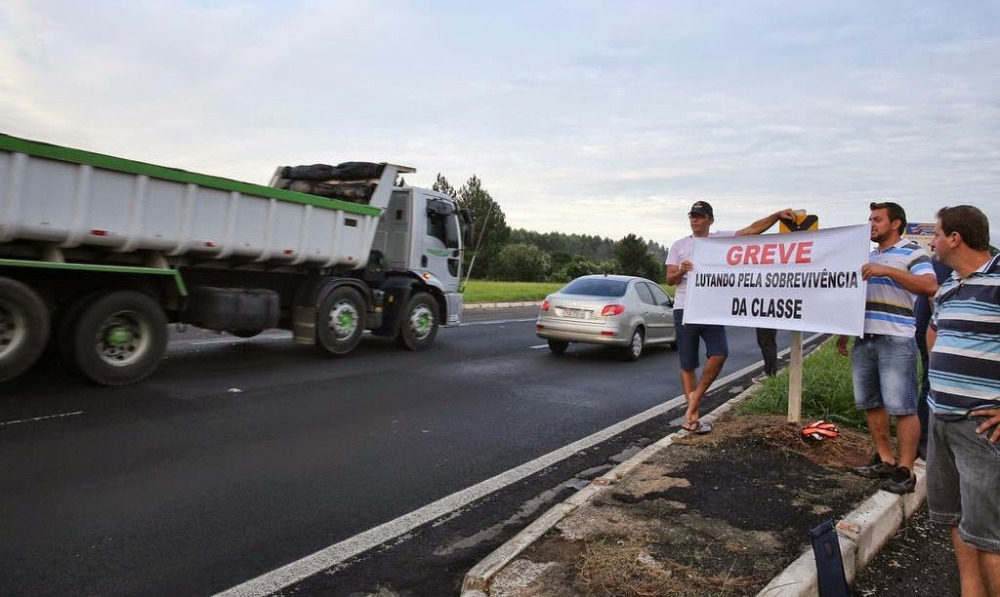 Caminhoneiros fazem manifestações no RS, mas sem bloquear rodovias 